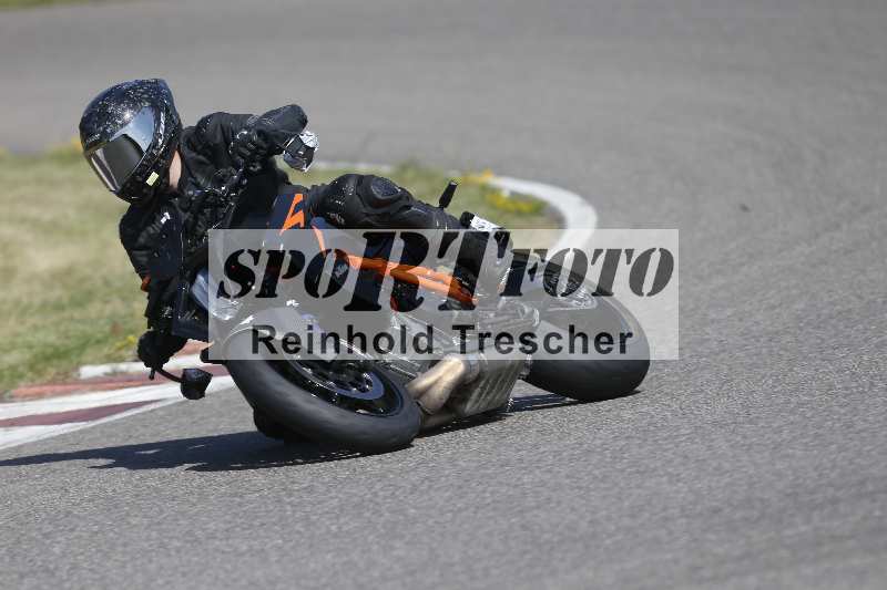 /21 17.06.2026  Ducati Schweiz Track Warmup ADR/Gruppe gelb/54